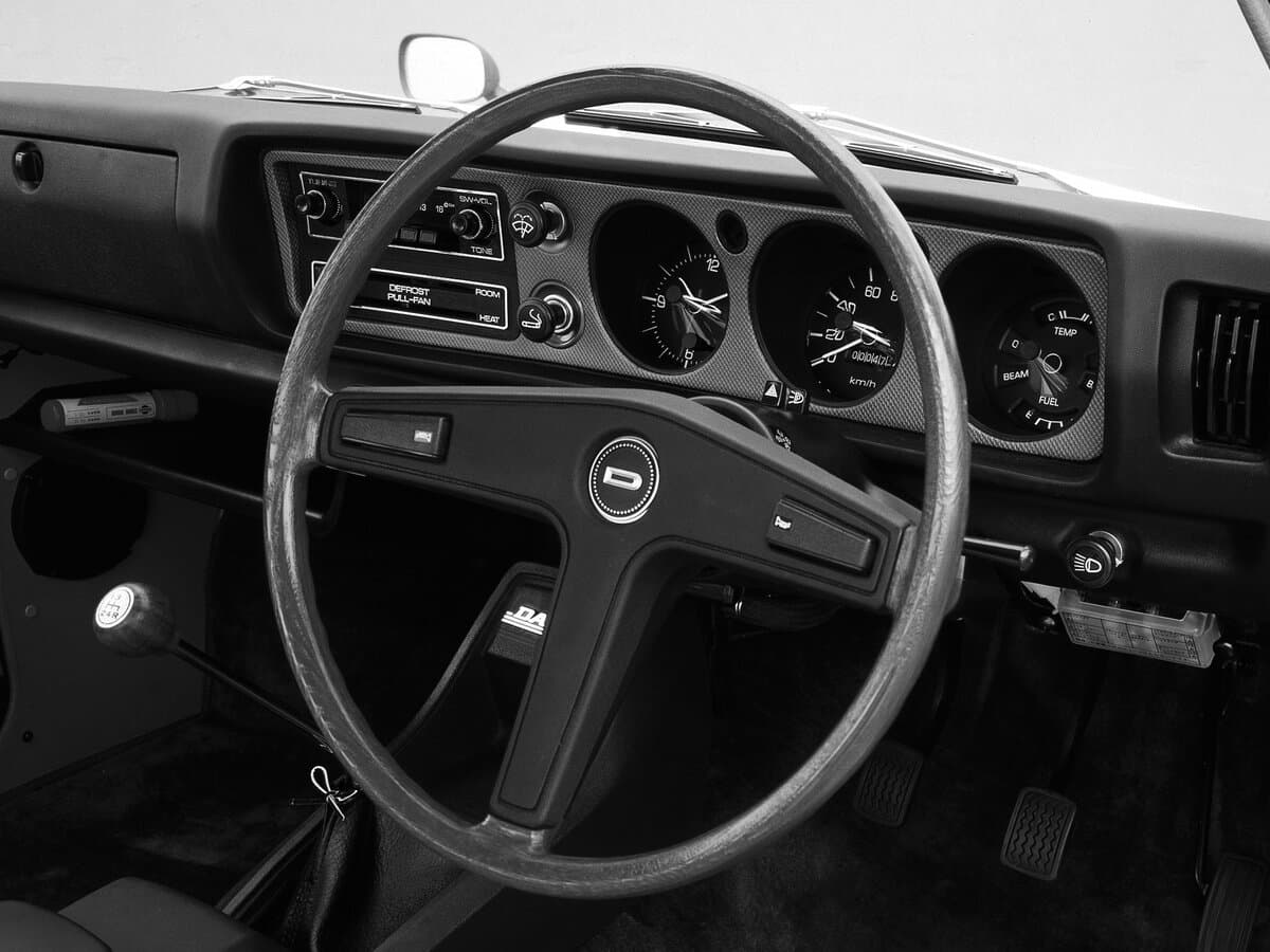 Datsun 620 1972 – 1979 — Sükan