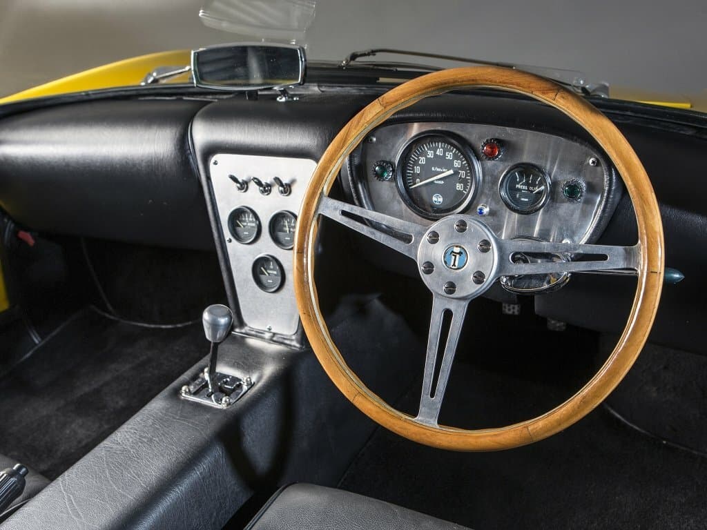 De Tomaso Vallelunga 1964 – 1968 — Sükan