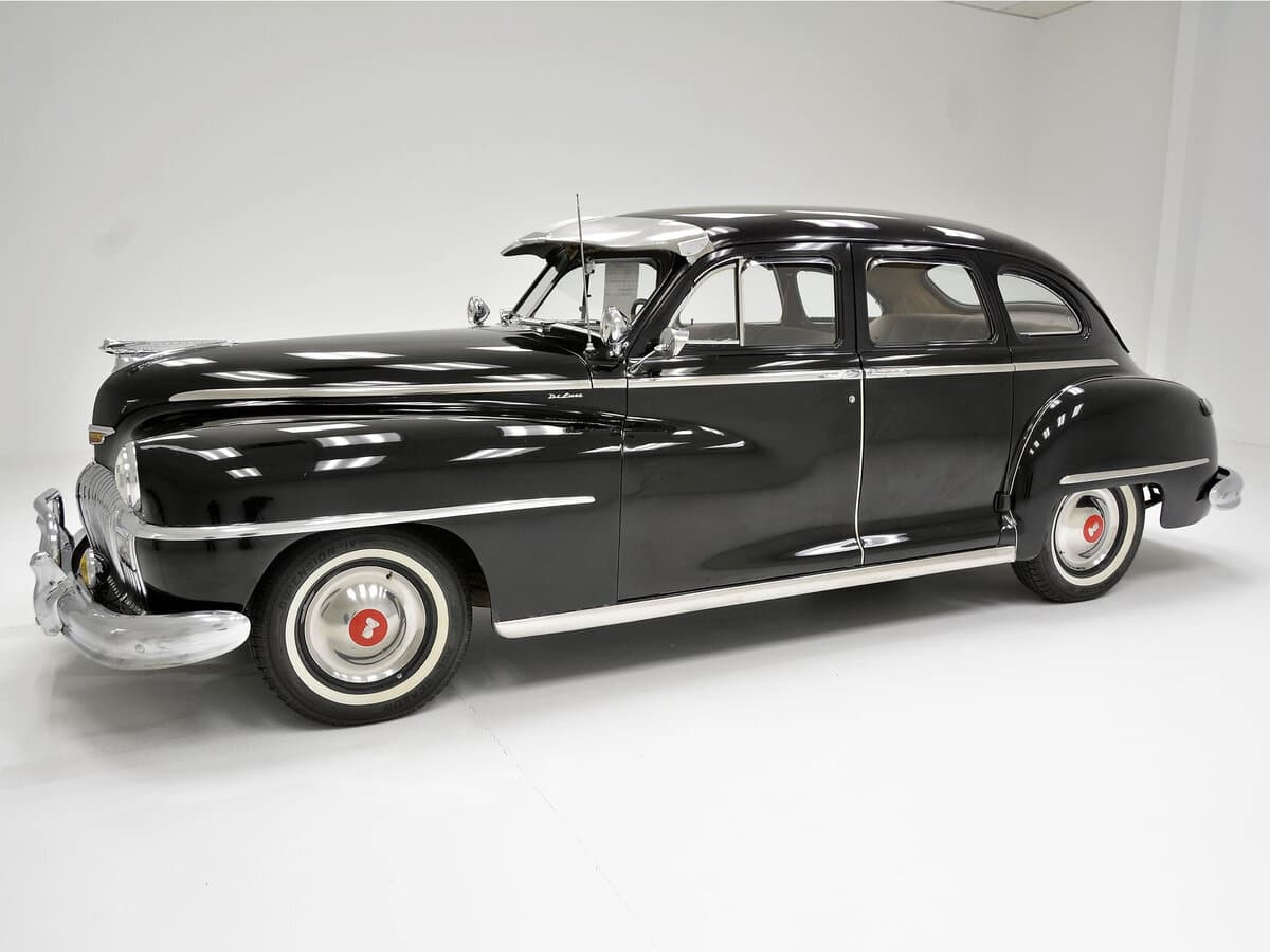 DeSoto Deluxe 1946 – 1952 — Yandan