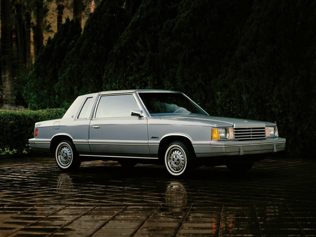 Dodge Aries 1981 – 1989 — öndən görünüş