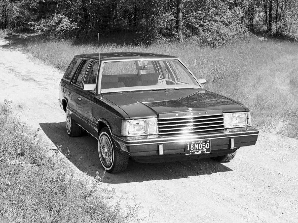 Dodge Aries 1981 – 1989 — Öndən
