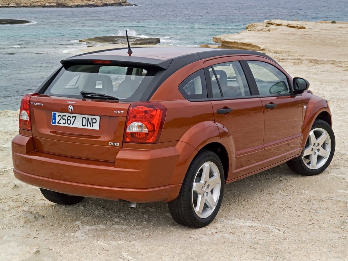 Dodge Caliber I — 3/4 arxadan