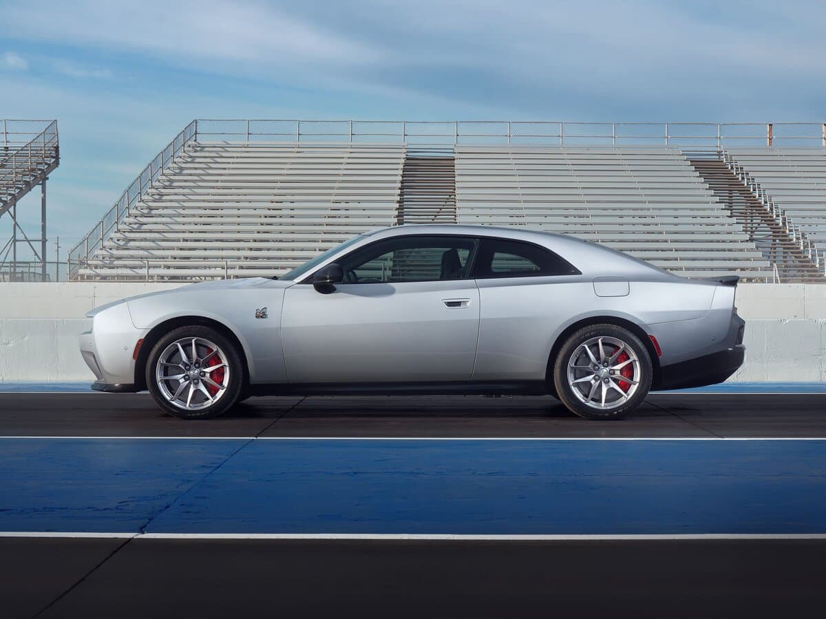 Dodge Charger VIII — Yandan