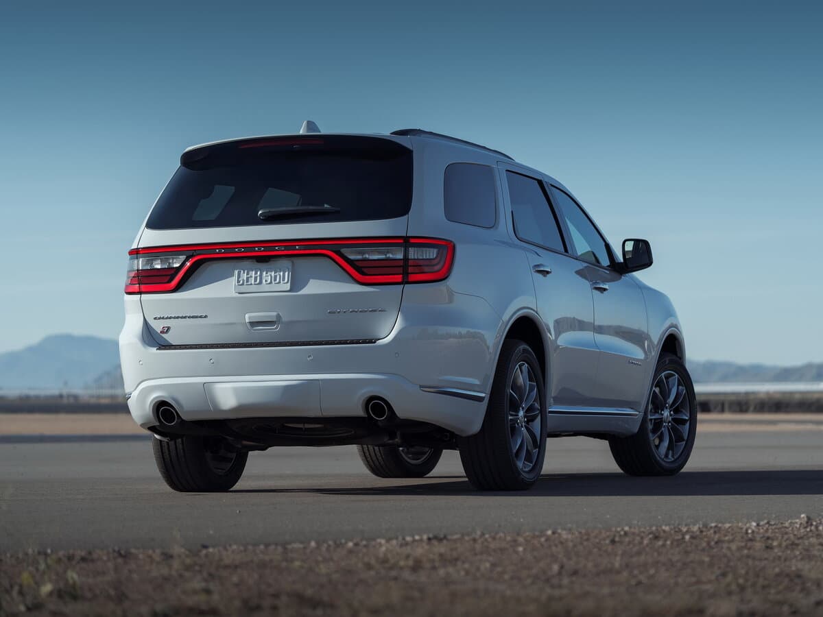 Dodge Durango III Restayling 2 — 3/4 arxadan