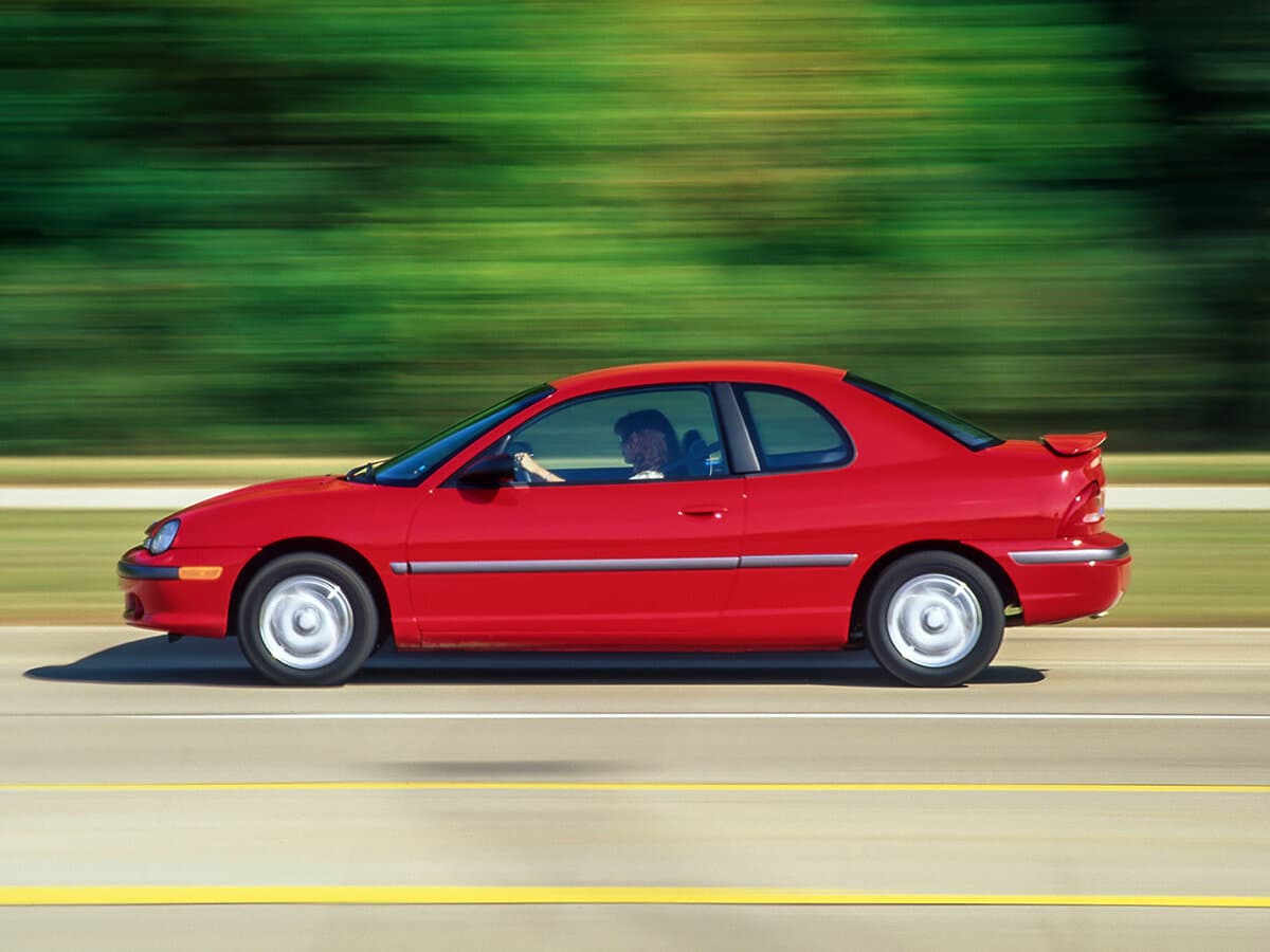 Dodge Neon I — yandan görünüş