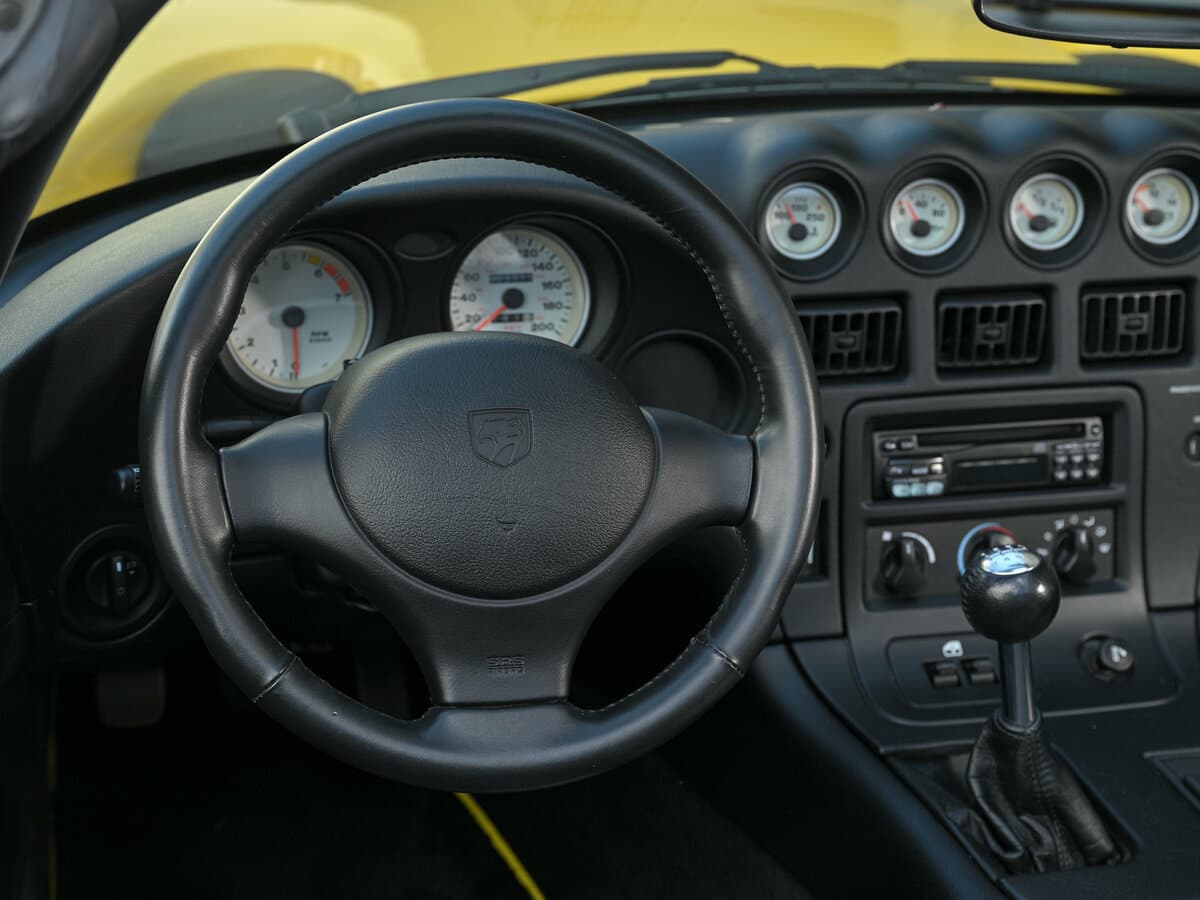 Dodge Viper II — Sükan