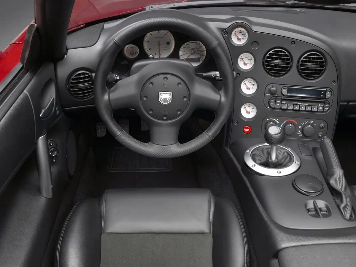 Dodge Viper IV — Sükan