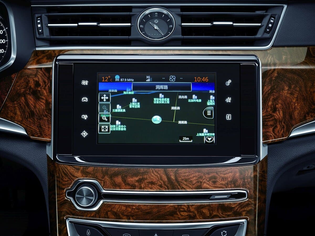Dongfeng A9 I — Salon, öndən