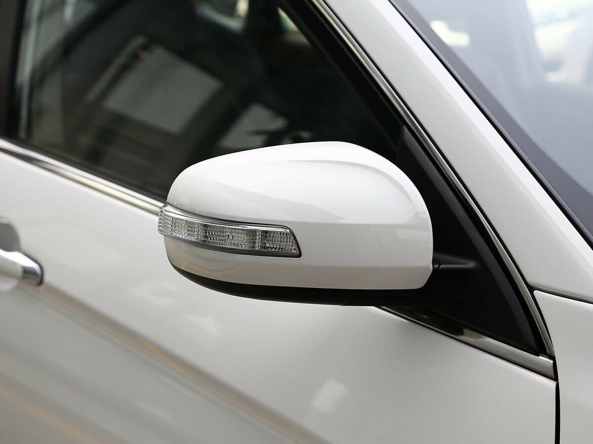 Dongfeng Aeolus E70 I — Yan güzgü