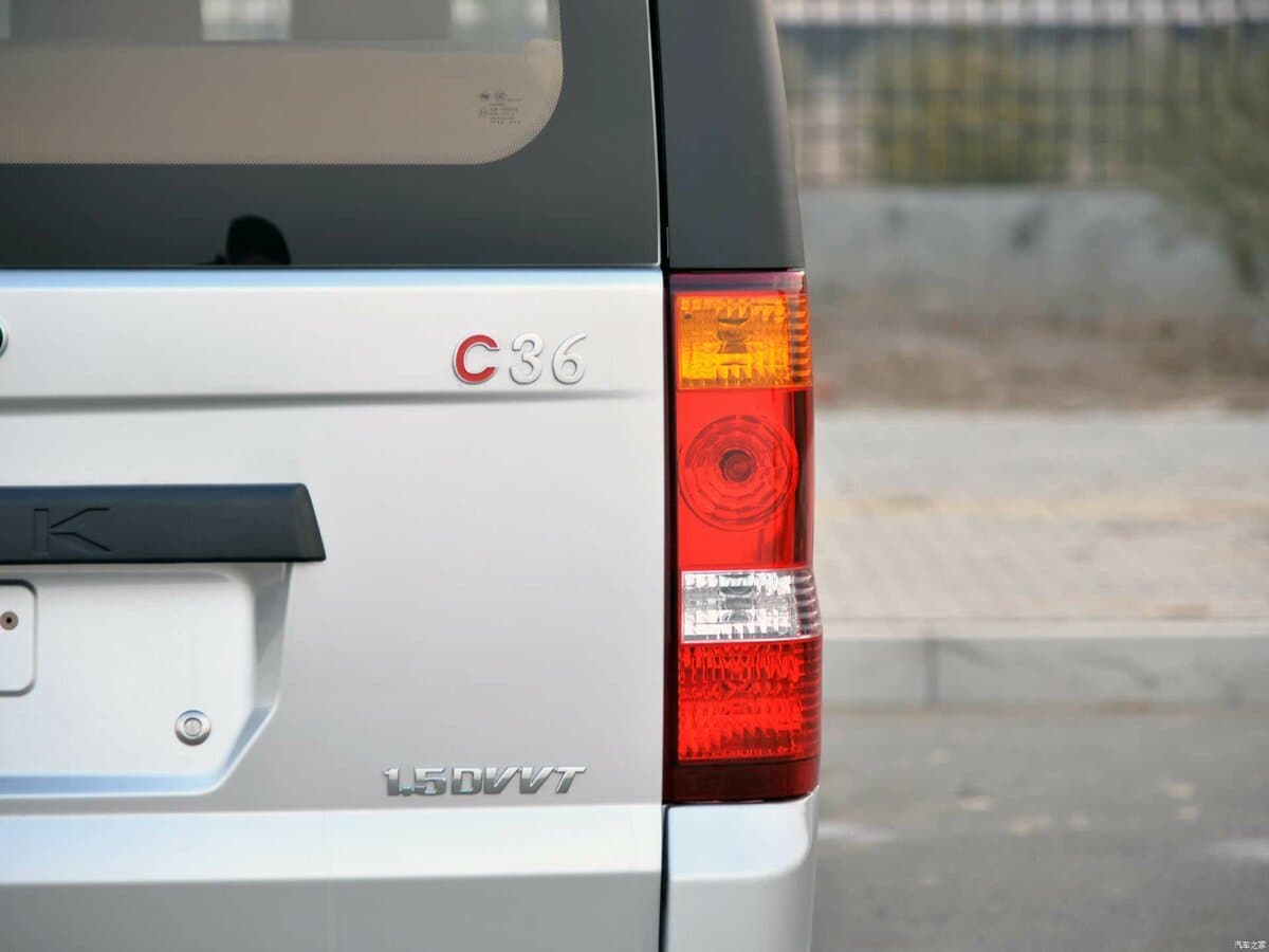 Dongfeng C36 I — Detal