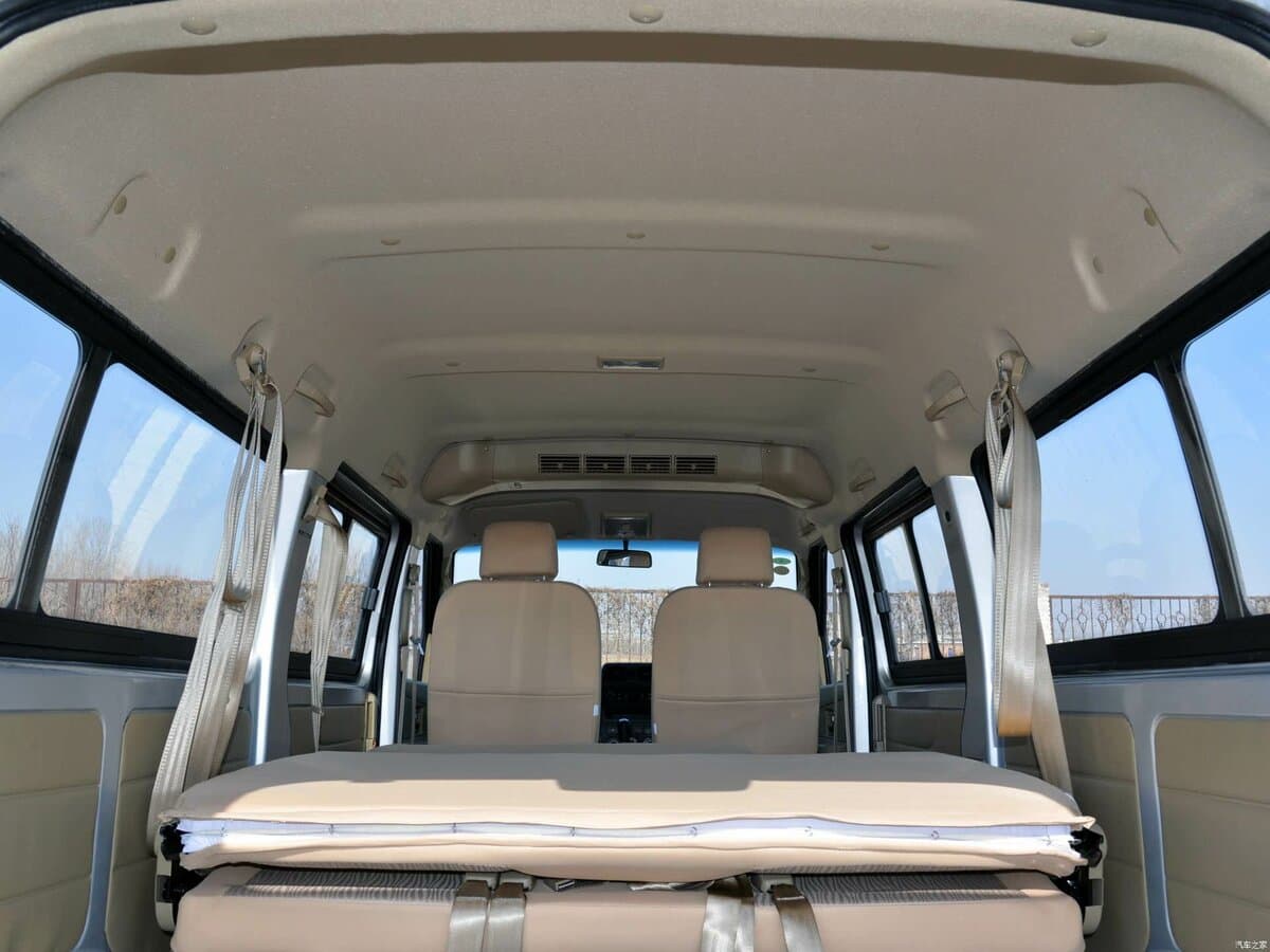 Dongfeng C36 I — Salon, öndən