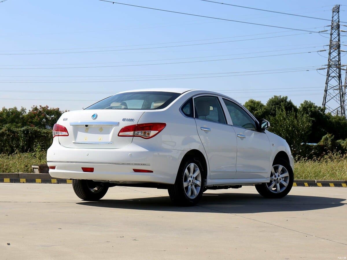 Dongfeng E11K 2018 – 2021 — 3/4 arxadan