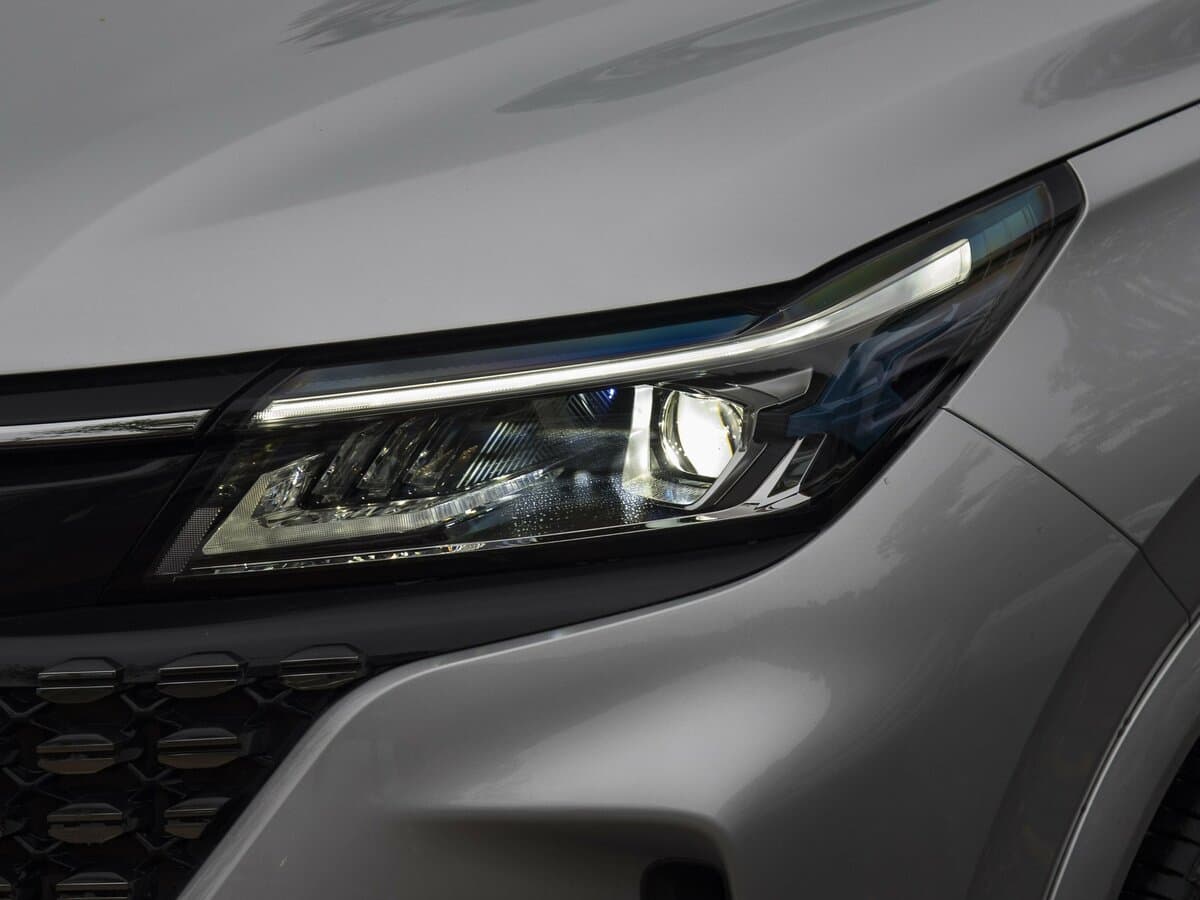 Dongfeng Fengon E5 I — Fara