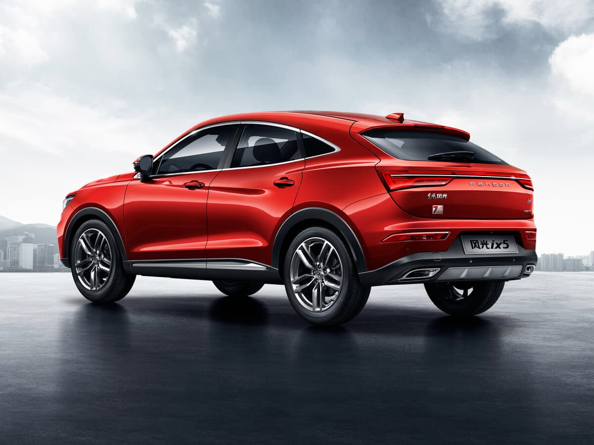 Dongfeng Fengon ix5 2018 – indiyədək — 3/4 arxadan