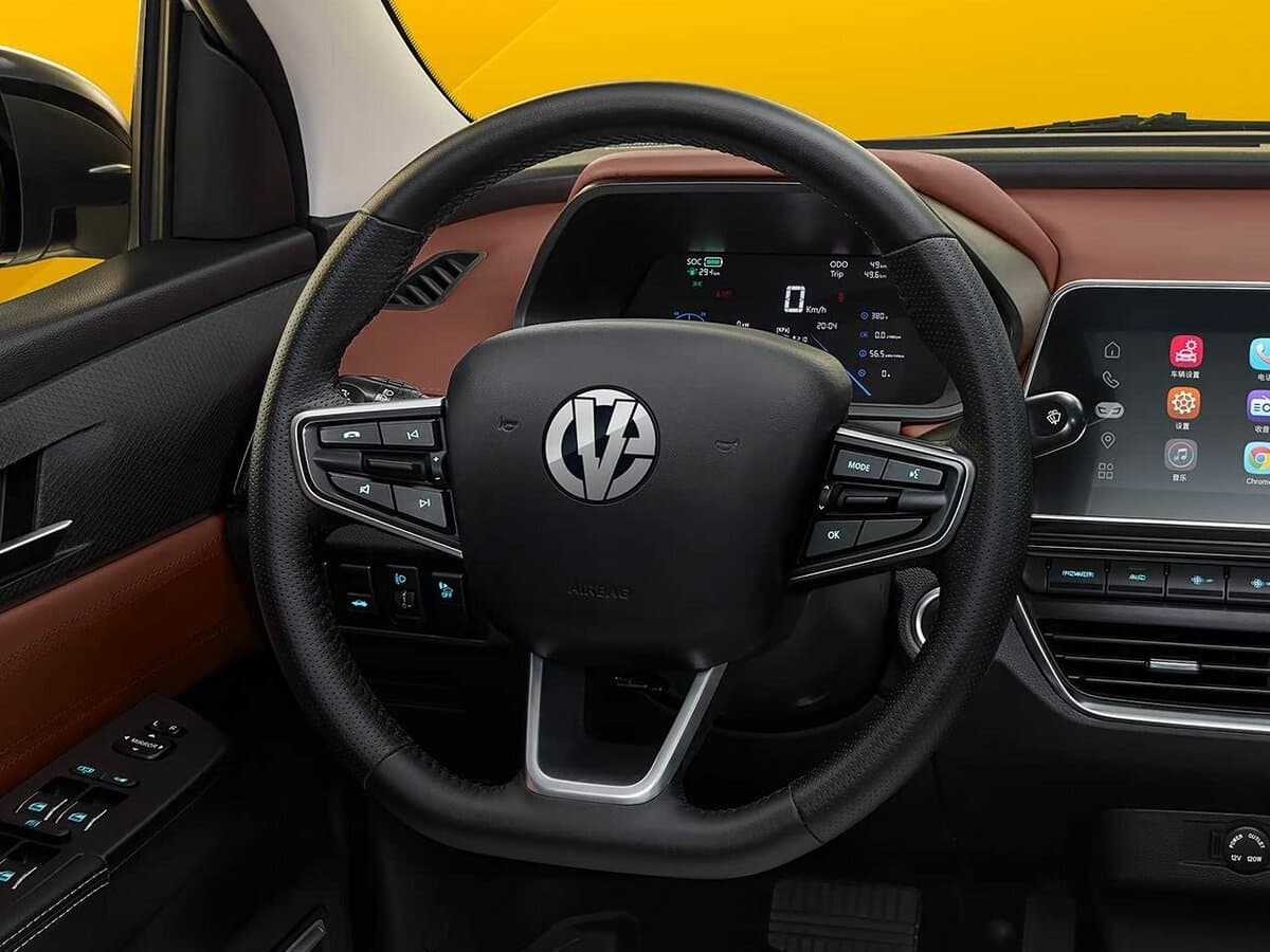 Dongfeng Young Guang Xiaoxin 2021 – 2023 — Sükan