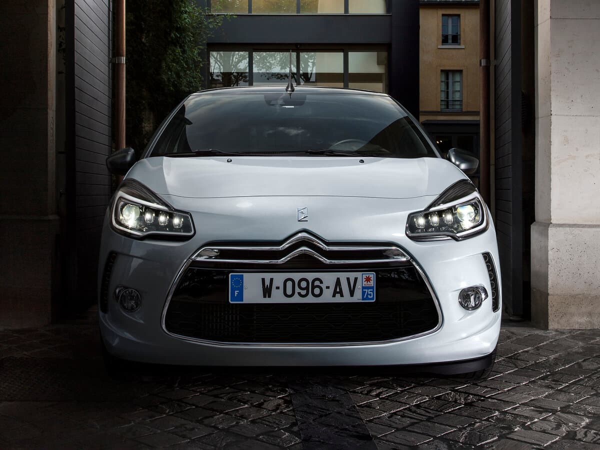 DS 3 I — Öndən