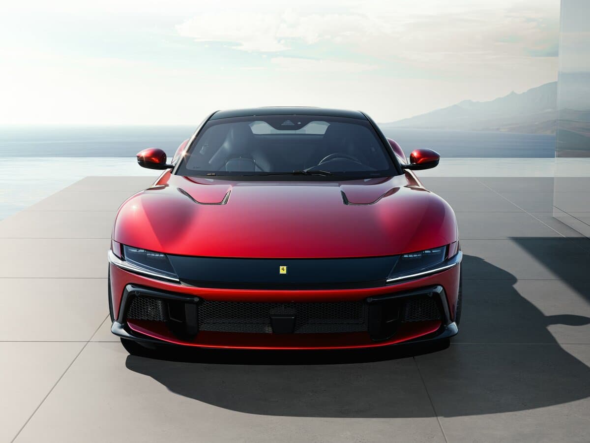 Ferrari 12Cilindri 2024 – indiyədək — Öndən