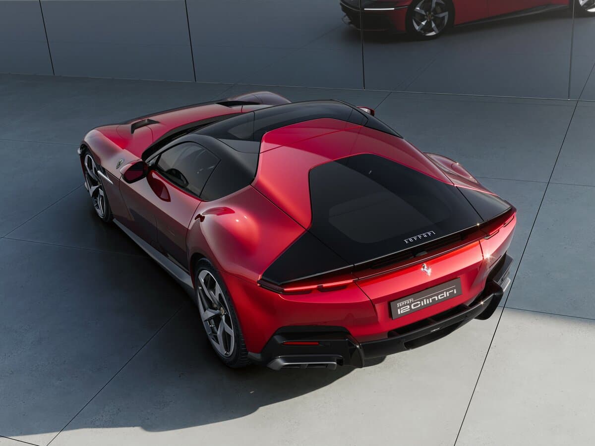 Ferrari 12Cilindri 2024 – indiyədək — 3/4 arxadan