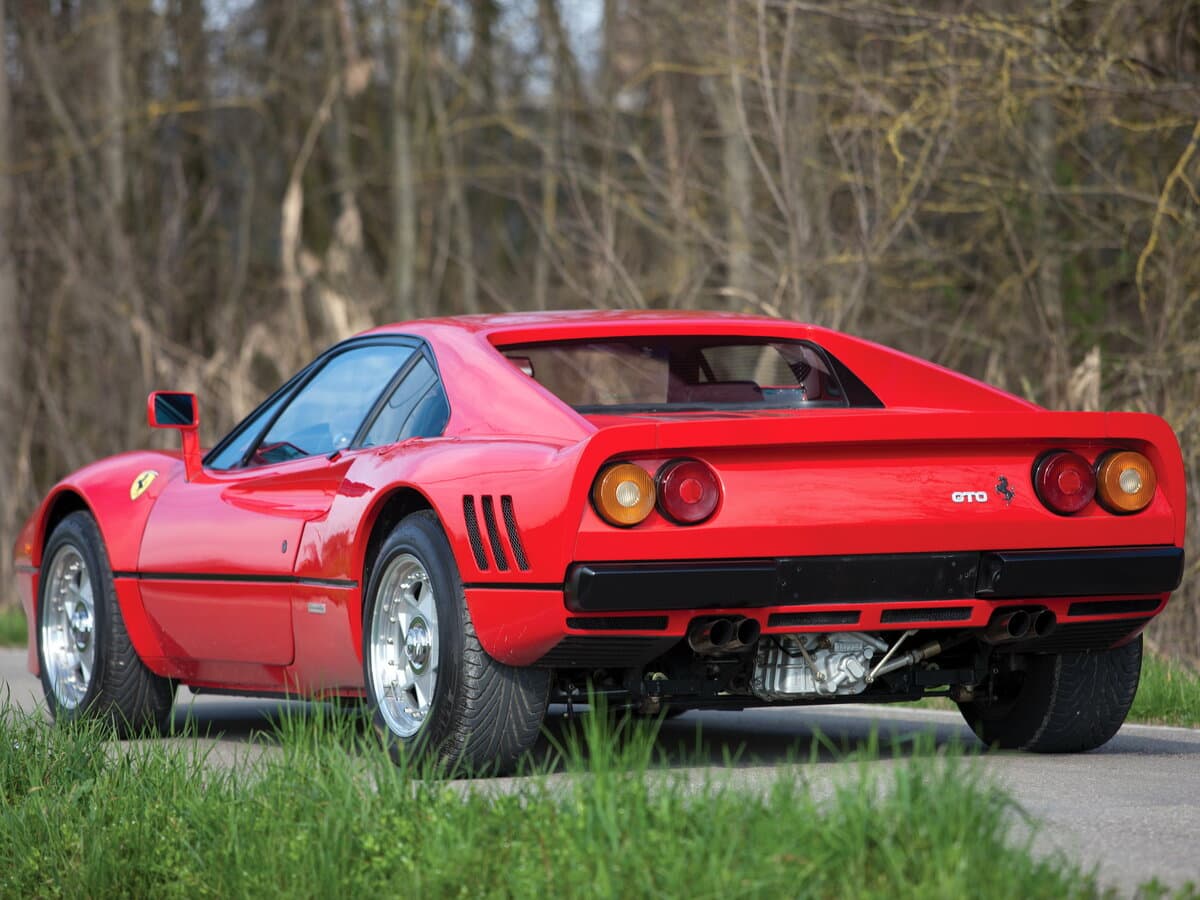 Ferrari 288 GTO 1984 – 1987 — 3/4 arxadan