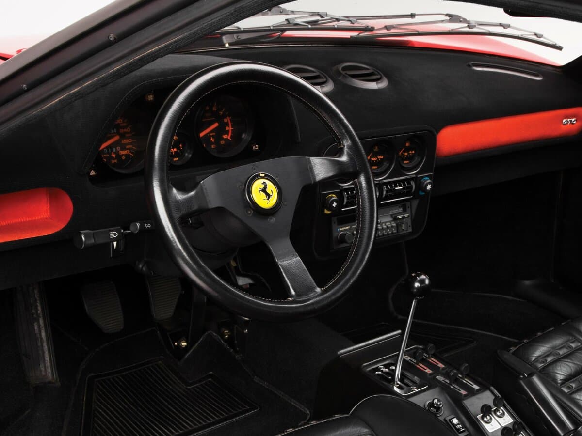 Ferrari 288 GTO 1984 – 1987 — Sükan