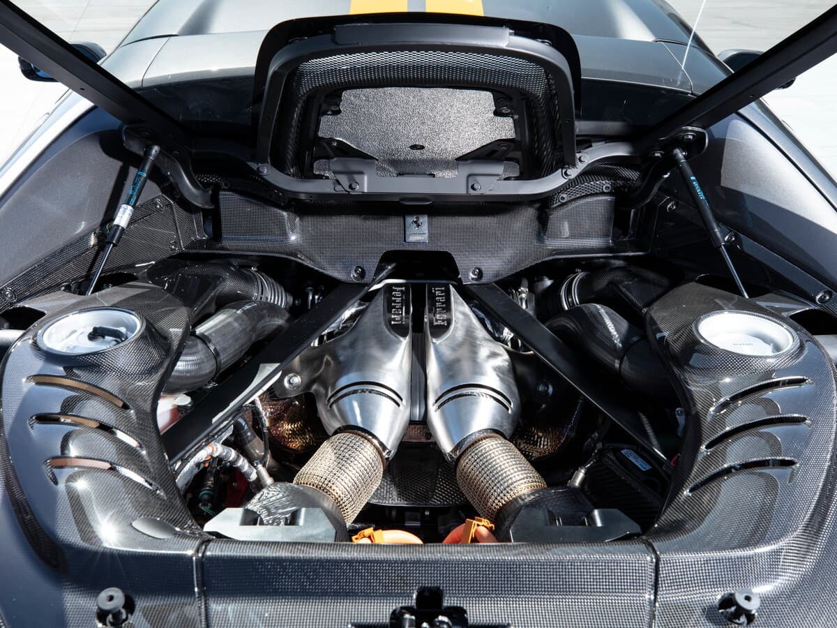 Ferrari 296 2021 – indiyədək — Salon, arxadan