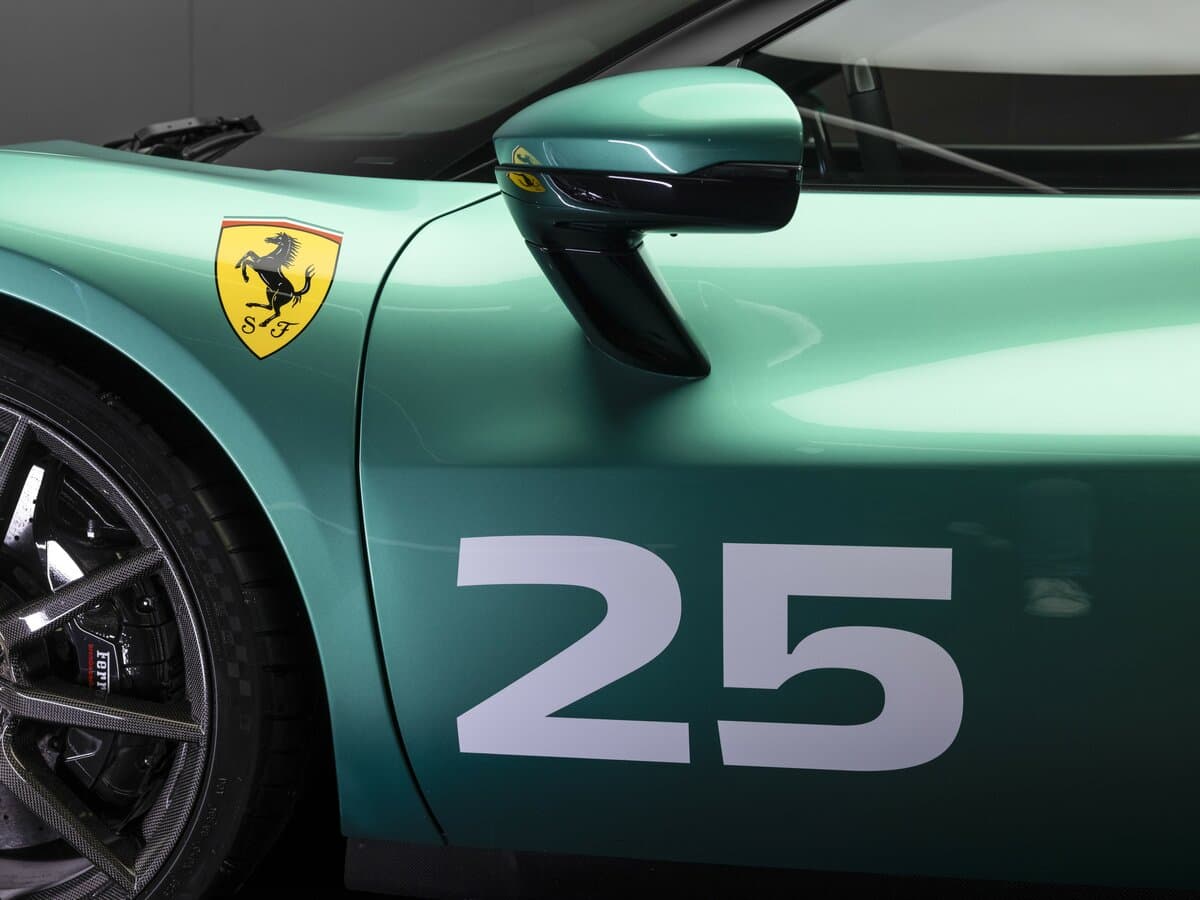 Ferrari 296 2021 – indiyədək — Salon, arxadan
