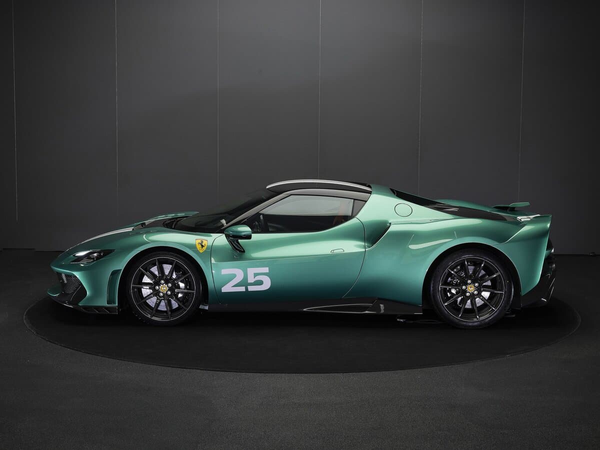 Ferrari 296 2021 – indiyədək — Yandan