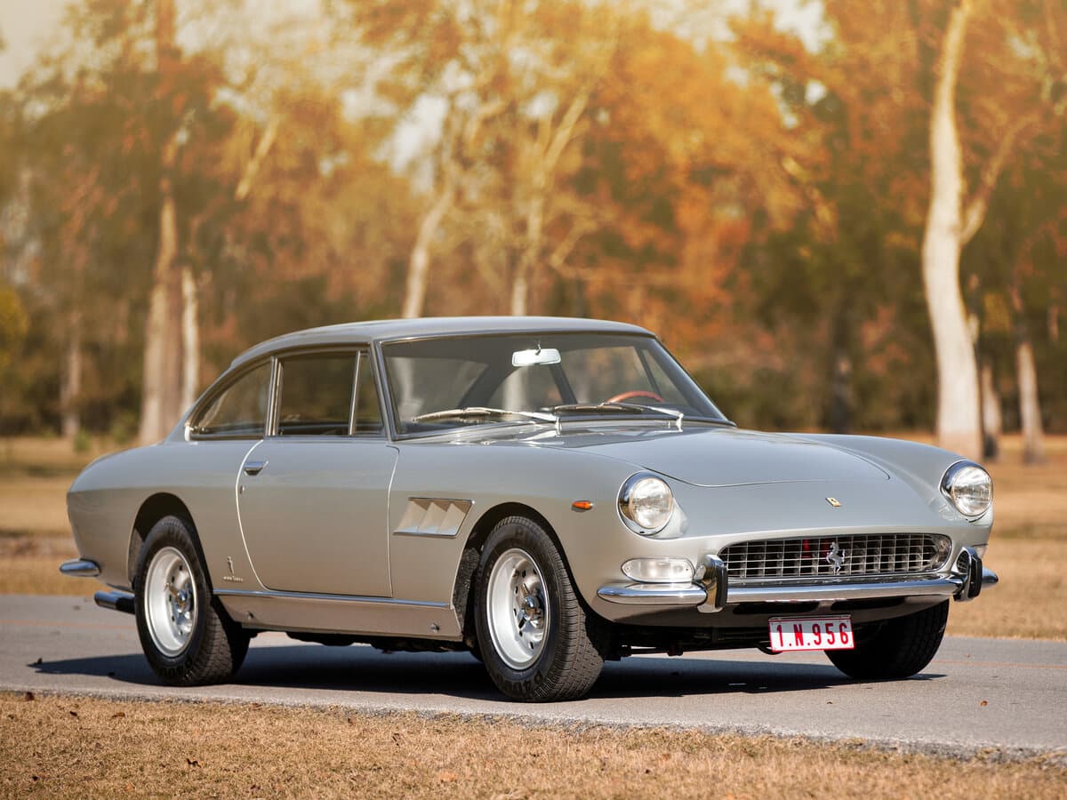 Ferrari 330 GT 2+2 Series II — Əsas şəkil