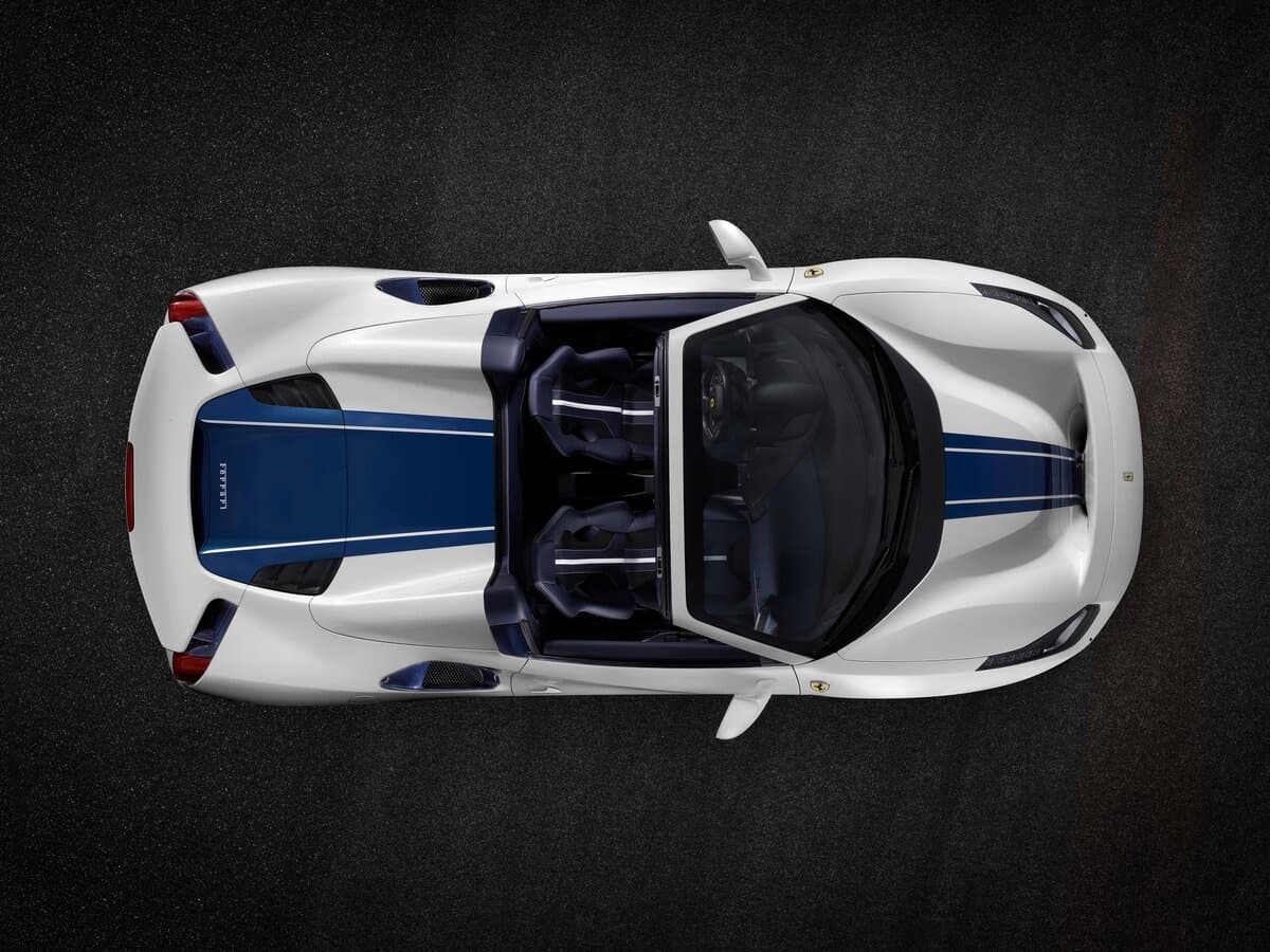Ferrari 488 2015 – 2019 — Salon, öndən