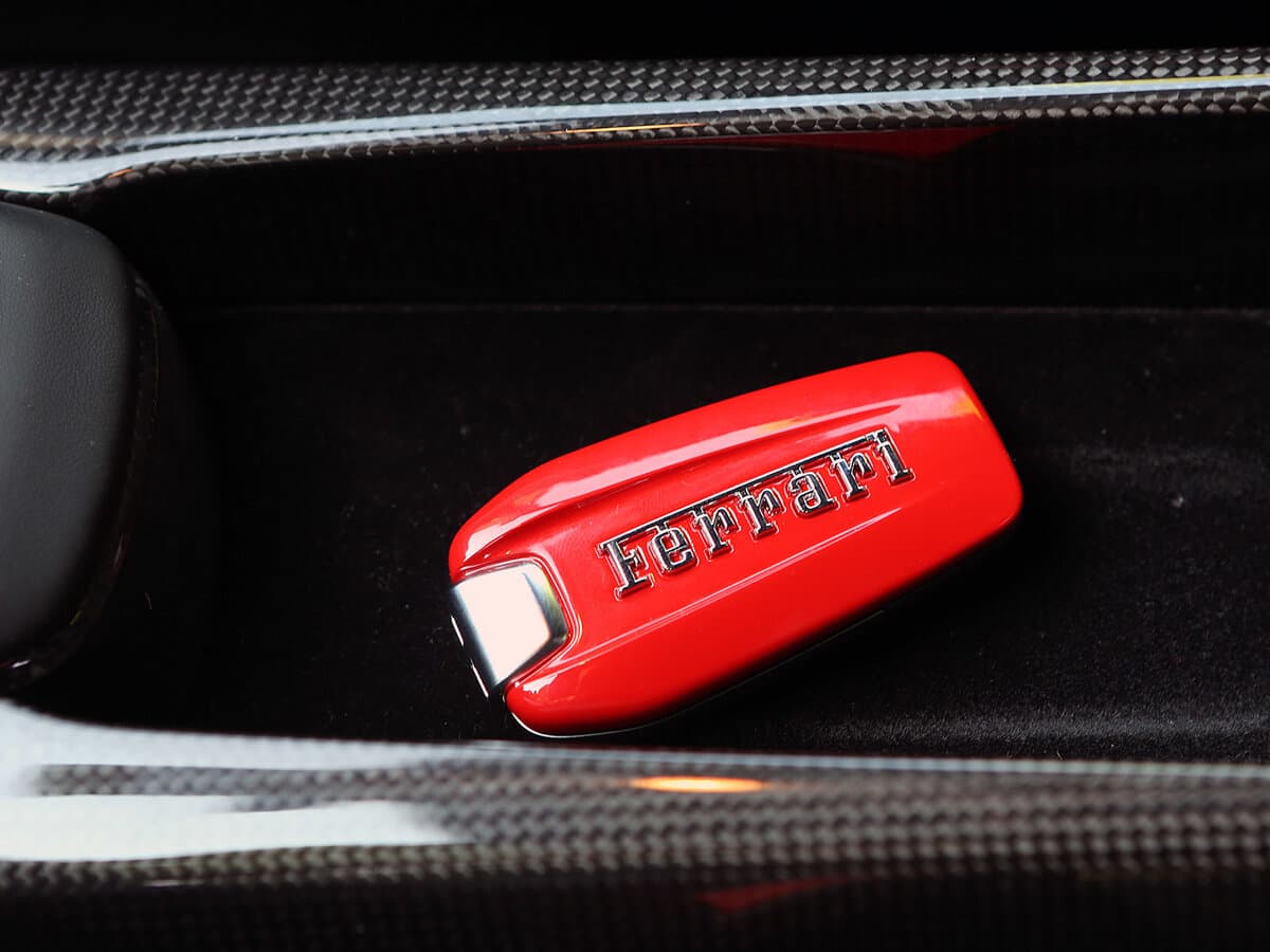 Ferrari 488 2015 – 2019 — Salon, arxadan