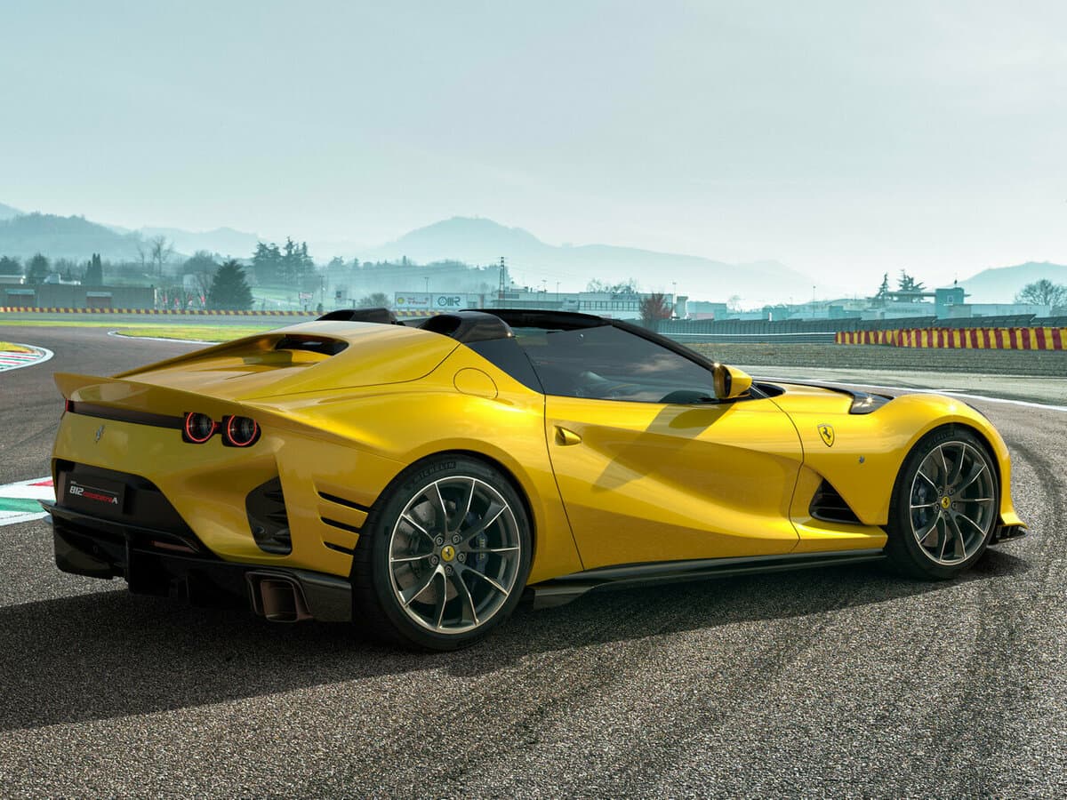 Ferrari 812 2017 – 2024 — 3/4 arxadan