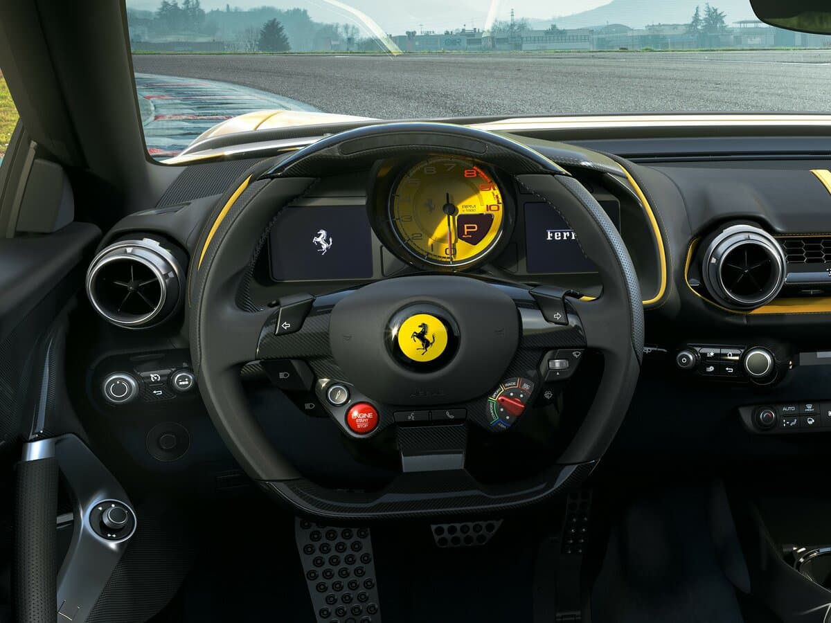 Ferrari 812 2017 – 2024 — Sükan