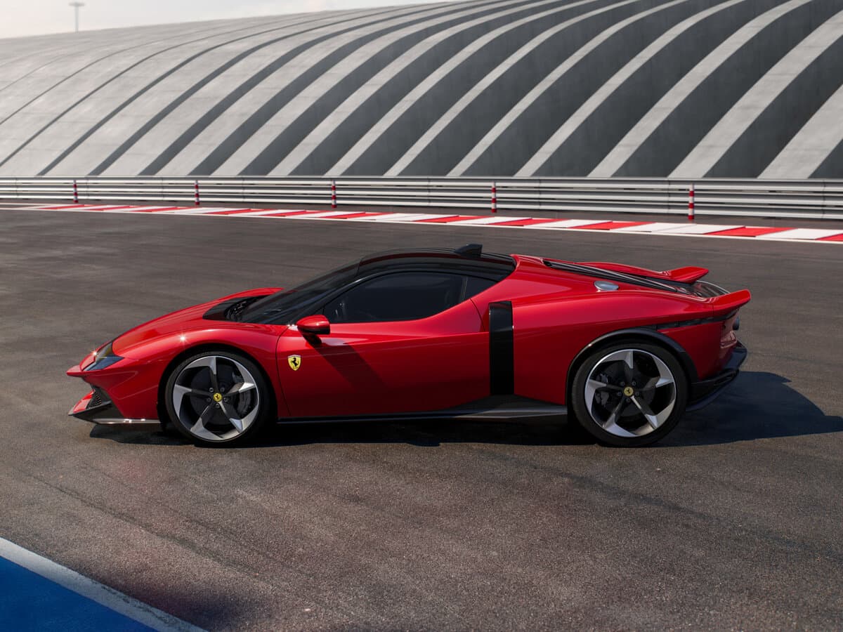 Ferrari 849 Testarossa 2025 – indiyədək — Yandan