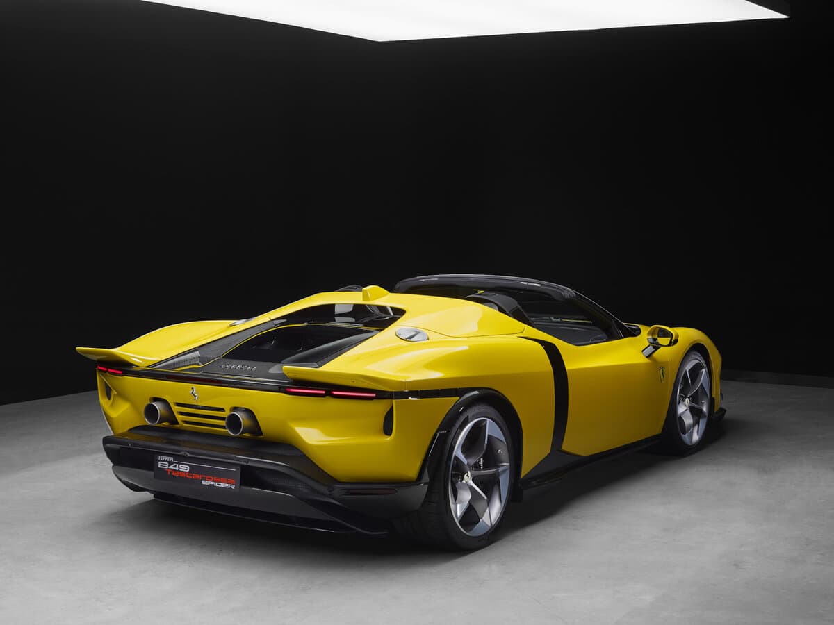Ferrari 849 Testarossa 2025 – indiyədək — 3/4 arxadan