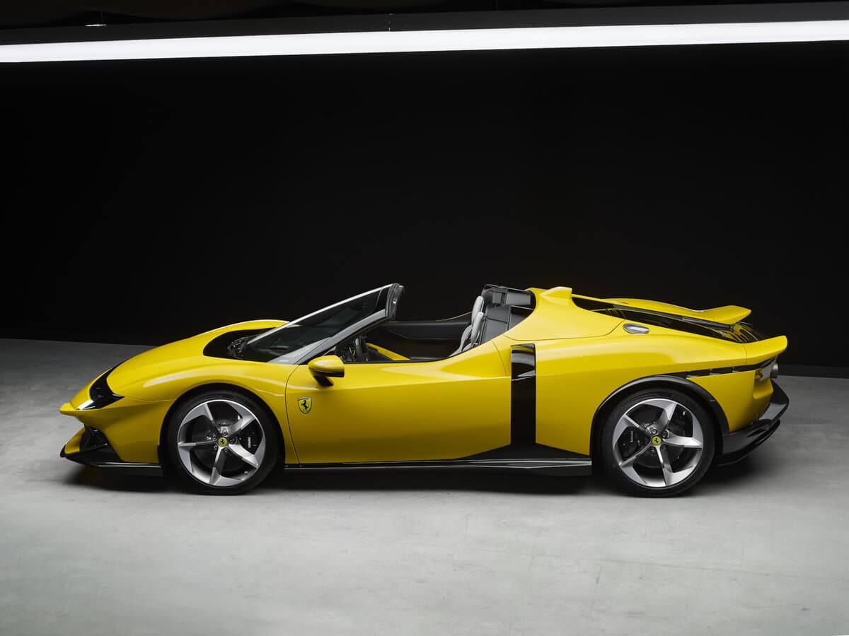 Ferrari 849 Testarossa 2025 – indiyədək — Yandan