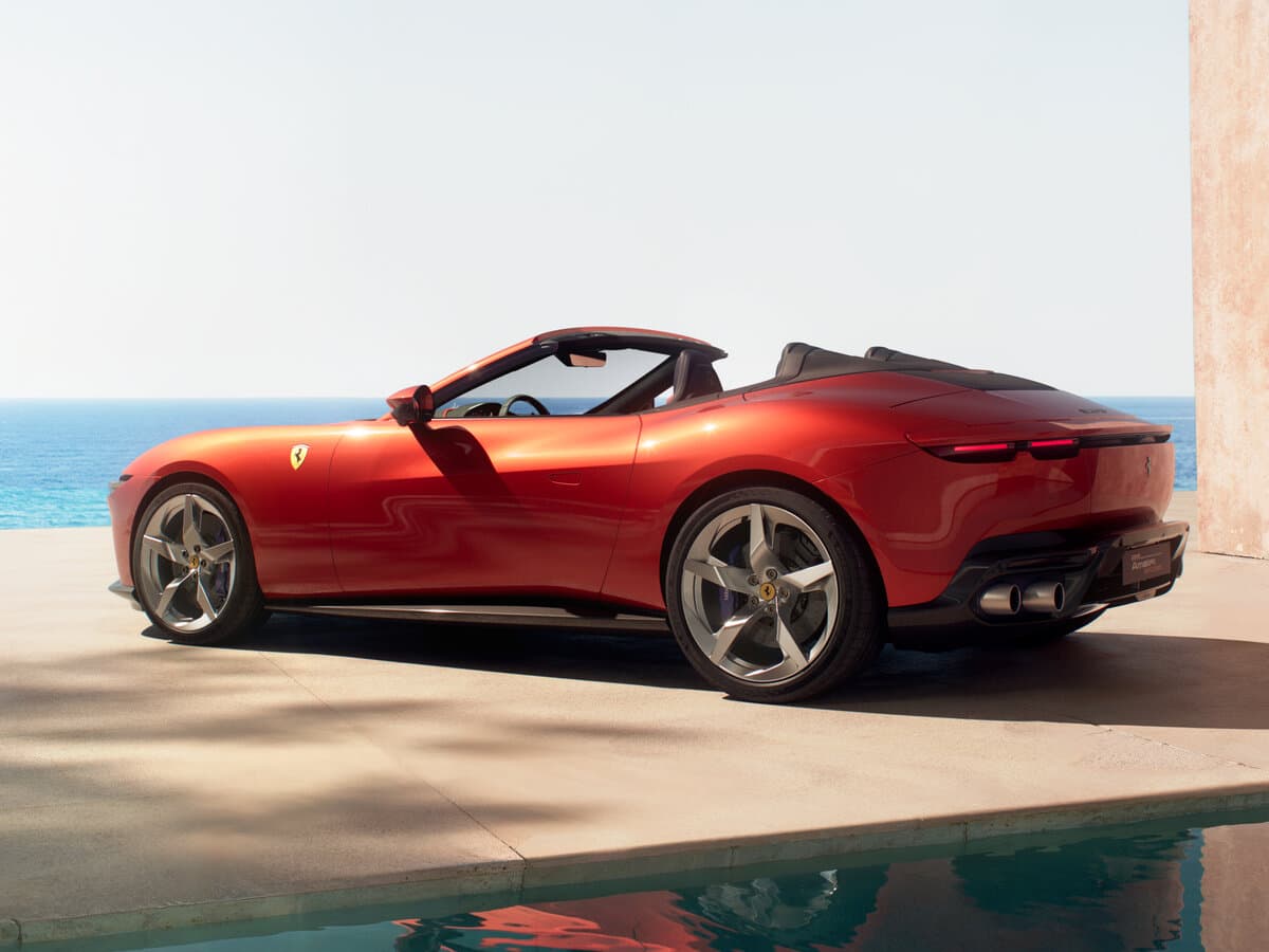 Ferrari Amalfi 2025 – indiyədək — 3/4 arxadan