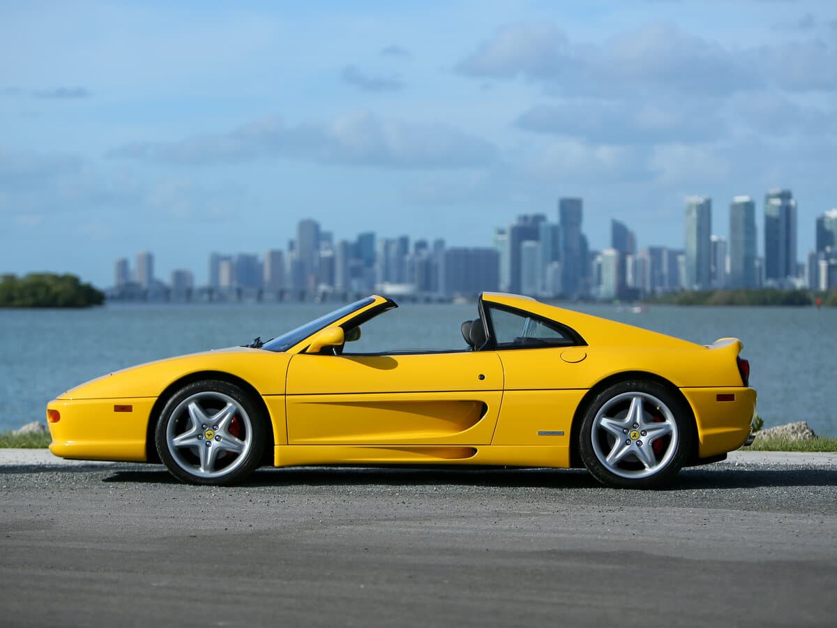 Ferrari F355 1994 – 1999 — Yandan