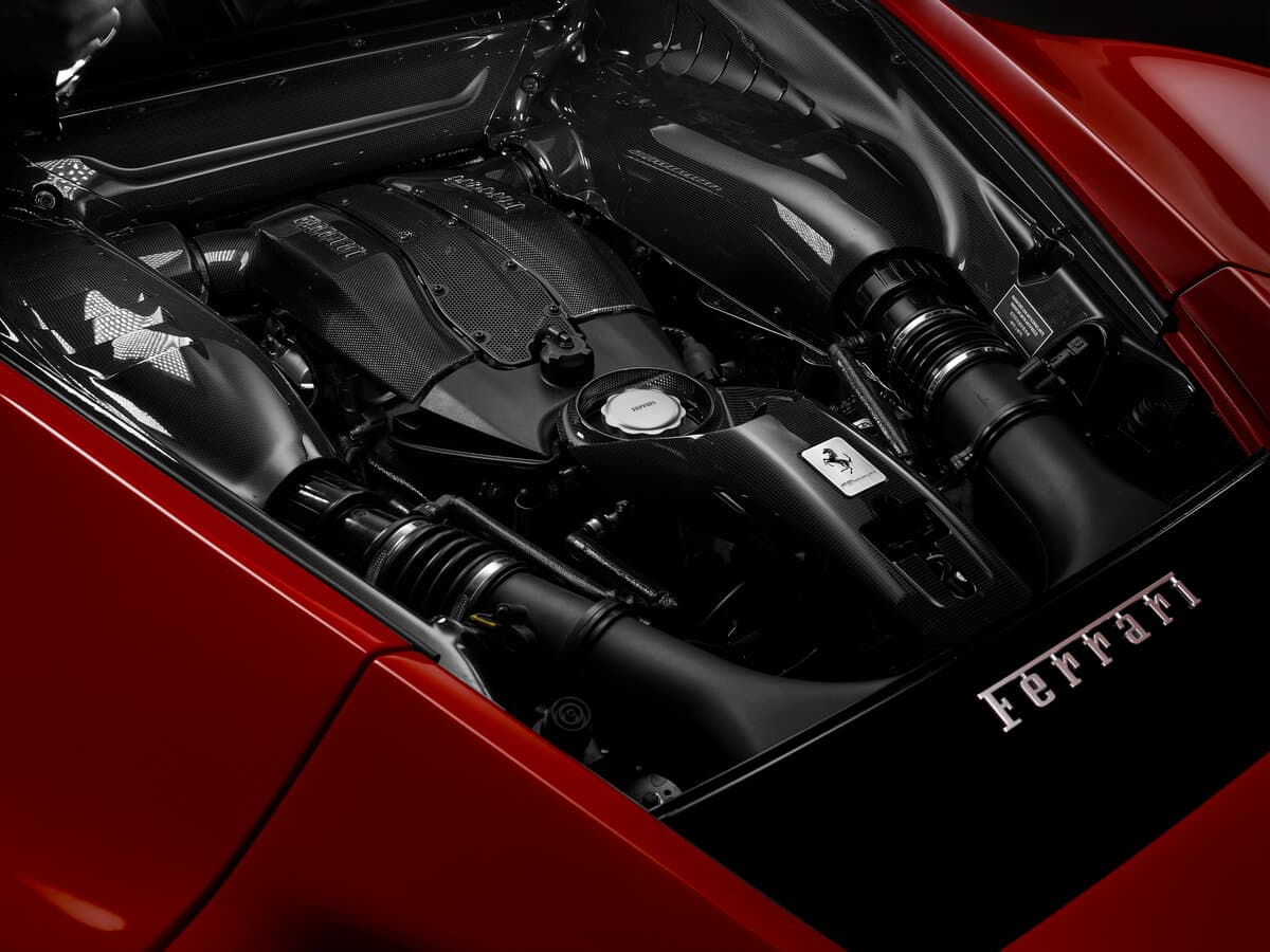 Ferrari F8 2019 – 2023 — Salon, öndən