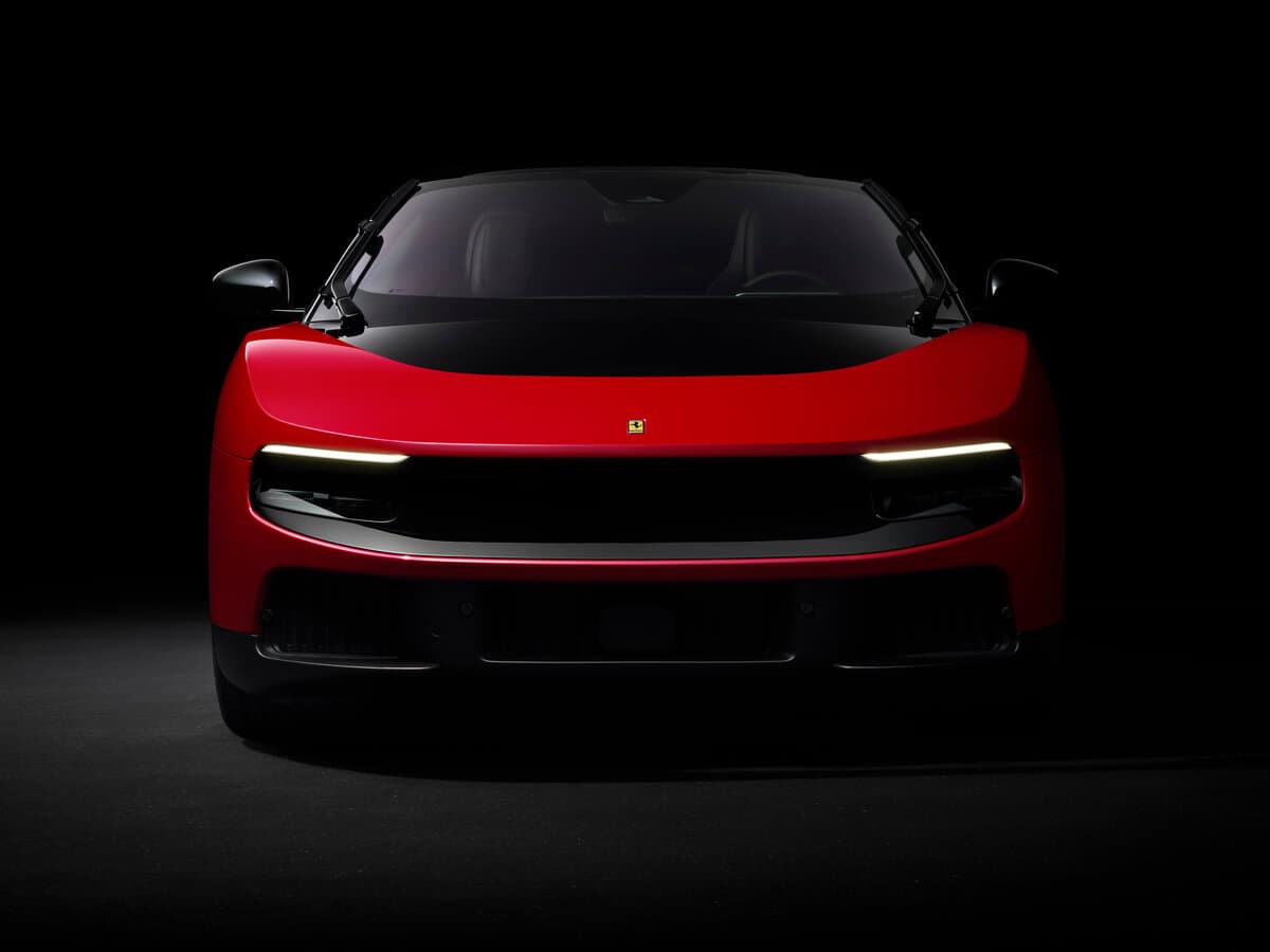 Ferrari Luce 2026 – indiyədək — Öndən