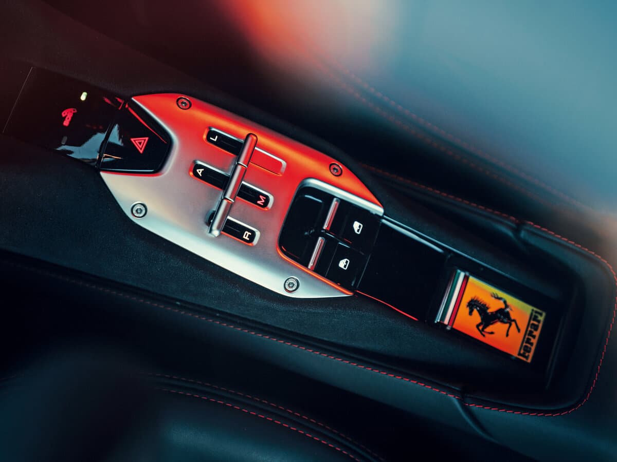 Ferrari SF90 2019 – indiyədək — Salon, arxadan