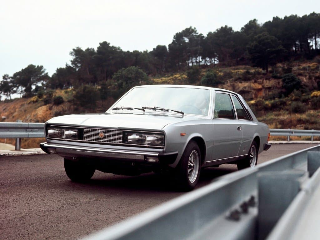 Fiat 130 1969 – 1978 — öndən görünüş