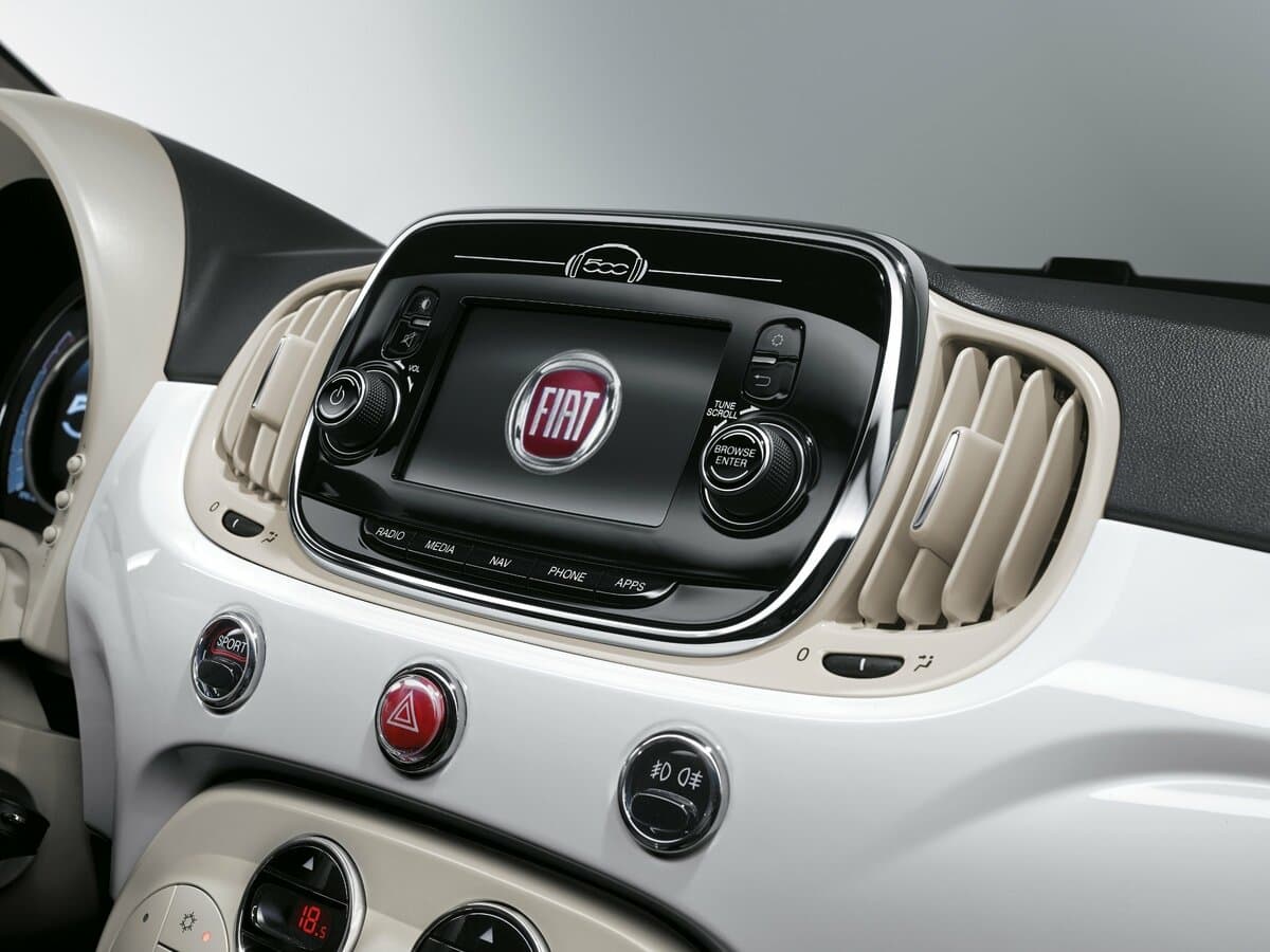 Fiat 500 II Restayling — Salon, öndən