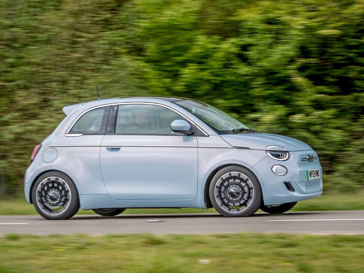 Fiat 500 III — Yandan