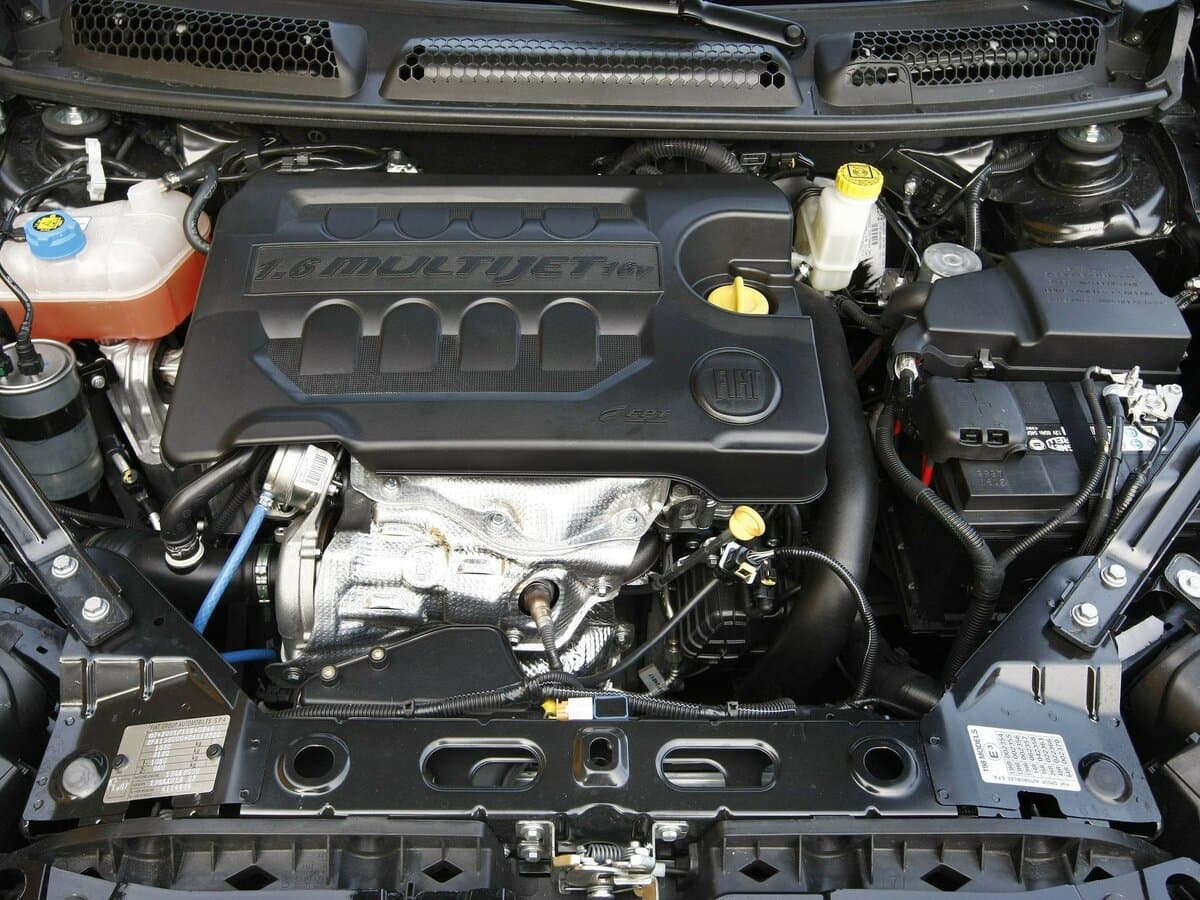 Fiat Bravo II — Salon, arxadan