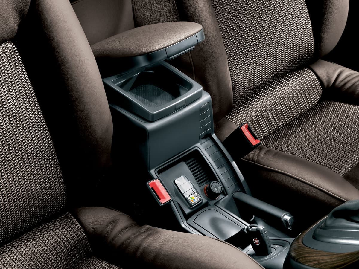 Fiat Croma II Restayling — Salon, öndən