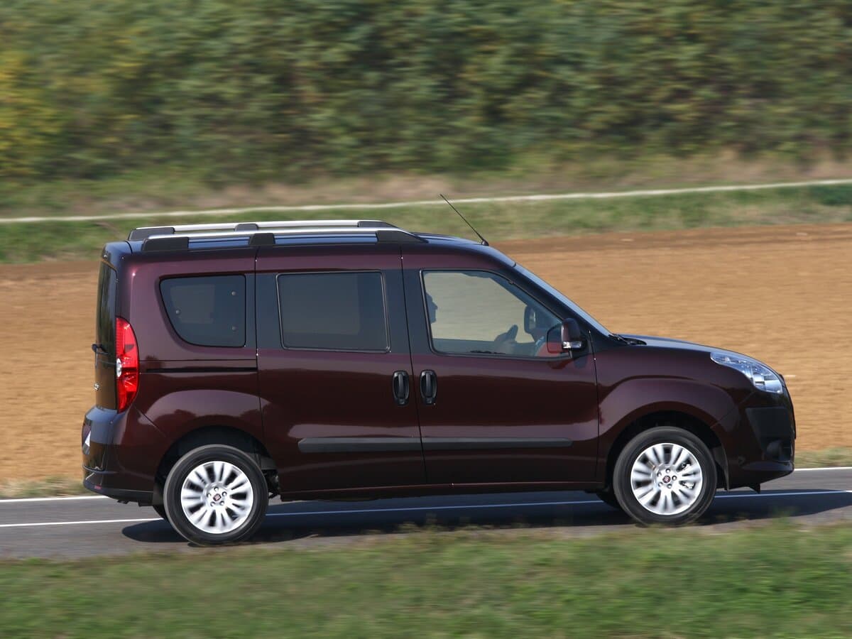 Fiat Doblo II — Yandan