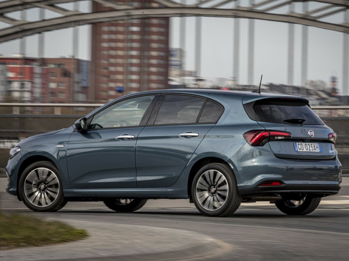 Fiat Egea I Restayling — 3/4 arxadan