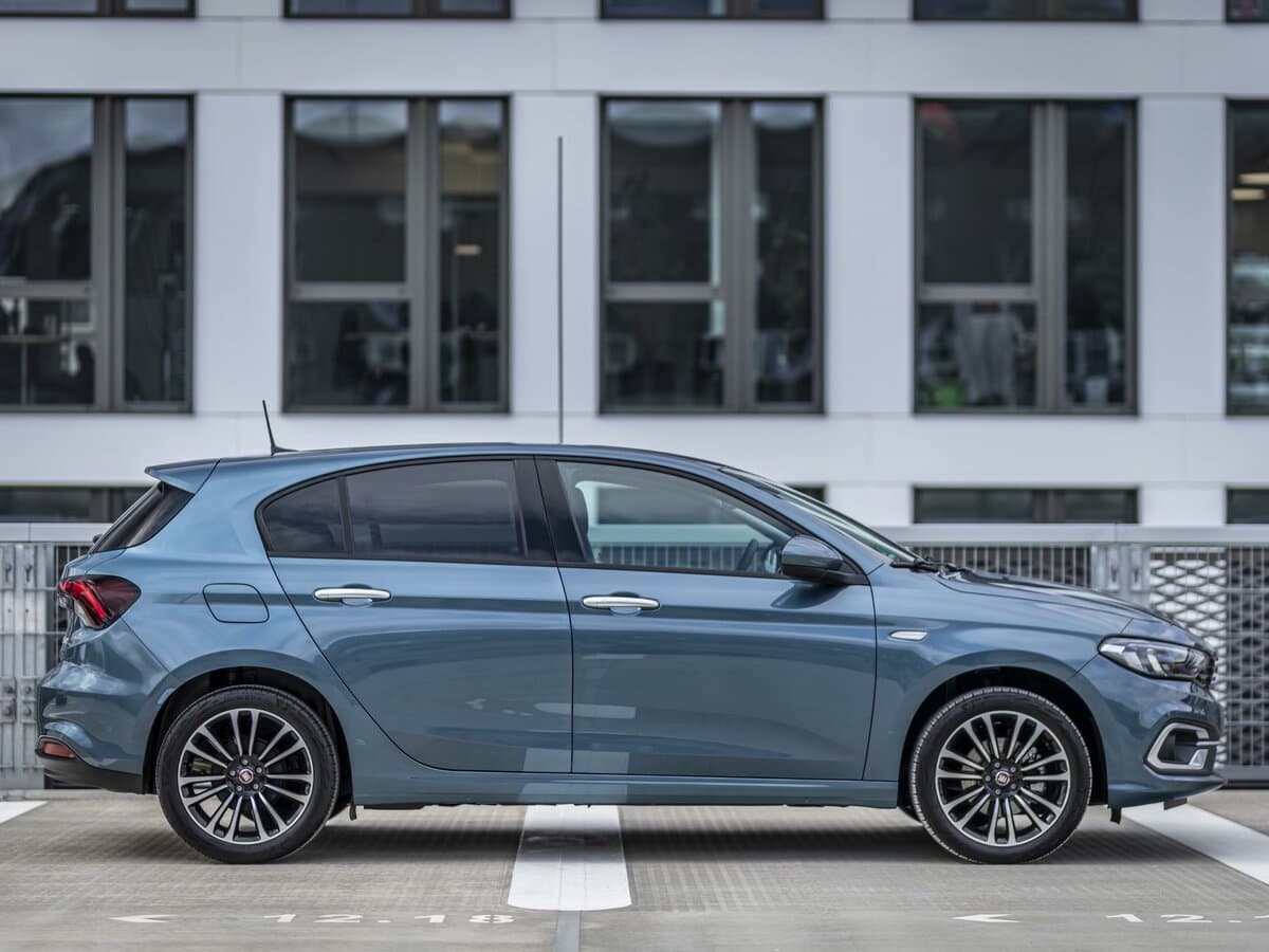 Fiat Egea I Restayling — Yandan