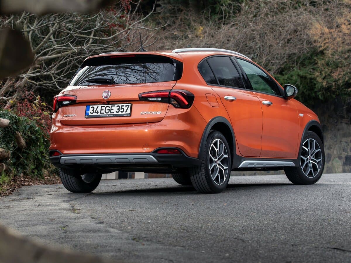 Fiat Egea I Restayling — 3/4 arxadan