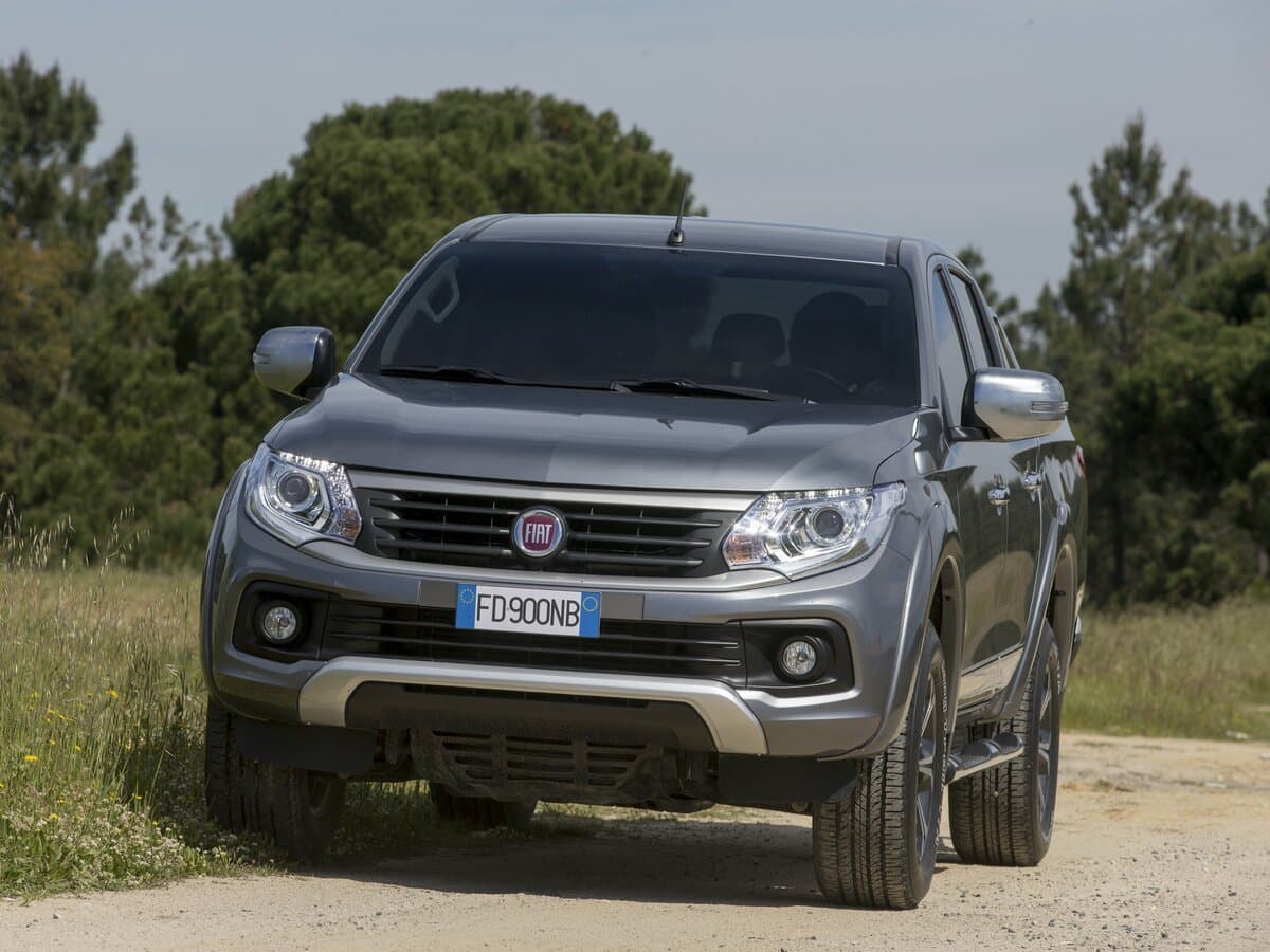 Fiat Fullback I — Öndən